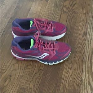Saucony Women’s Guide 8 Running Shoes